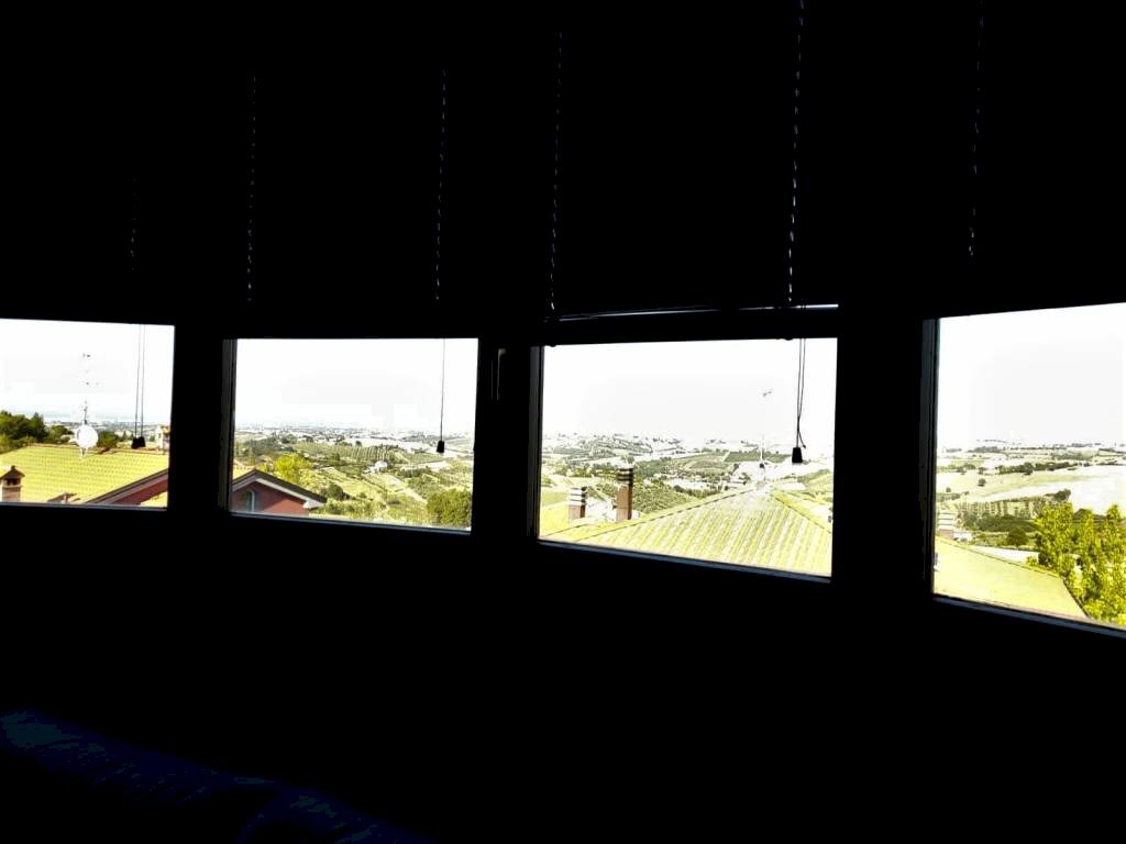 vista panoramica da soggiorno - Villa Montescudo - Monte Colombo - foto 1