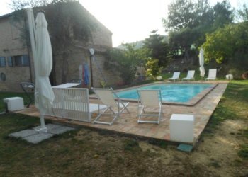 esterno con piscina - Rustic Recanati - photo 46