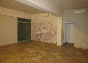 IMG_1420.JPG - Locale Commerciale Viale Pratese 119, Sesto Fiorentino - foto 1