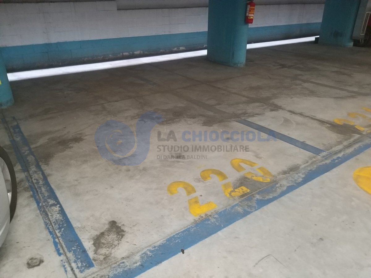 posto auto - Box Piazza dell'Otto Agosto, Bologna - photo 2