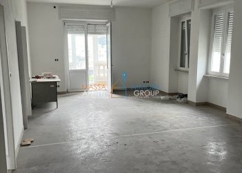 IMG_0745.JPG - Villa Strada Statale 1 108, Massa - foto 1