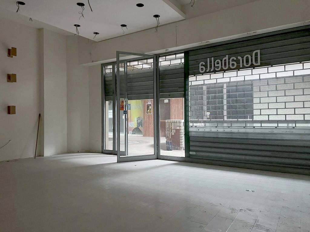 Interno non residenziale - Shop via Napoli, Casalnuovo di Napoli - photo 2