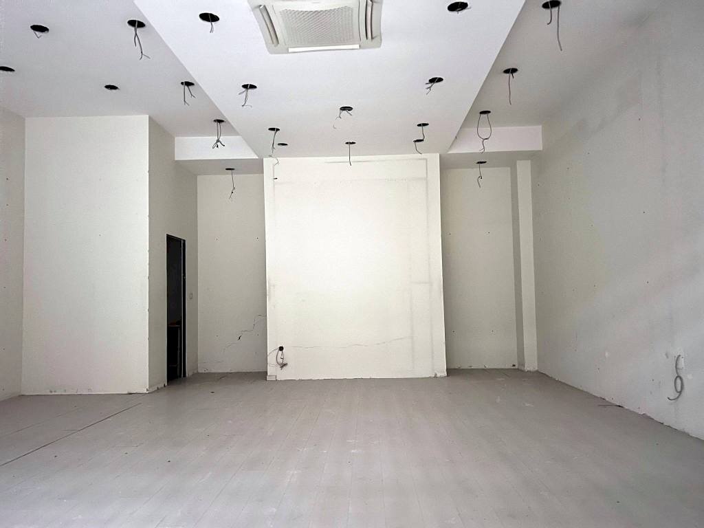 Interno non residenziale - Shop via Napoli, Casalnuovo di Napoli - photo 3