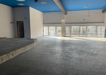 Interno non residenziale - Negozio via Monte Grappa, Pavia - foto 7