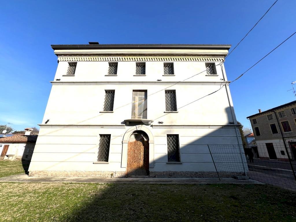 Independent house piazza Andreoli, San Possidonio - photo 3