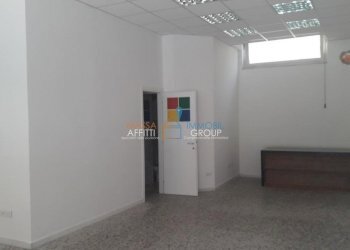 1236494-occ64l.jpg - Commercial Premises Via Armando Angelini 27, Massa - photo 2