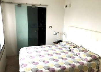 CAMERA CON ARMADIO A MURO - Villa Trifamiliare Senigallia - foto 10