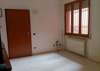 soggiorno - Two-room apartment centro, Castel San Giovanni - photo 2
