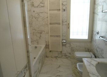 BAGNO - Appartamento piazza Galileo Galilei, Bologna (zona Centro Storico) - foto 8