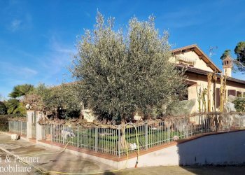 02.jpg - Casa indipendente Via Milano, Castiglione del Lago - foto 2