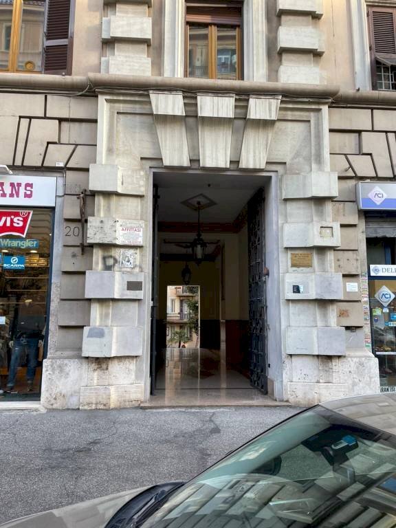 Facciata - Magazzino via Nemorense, 18, Roma - foto 1