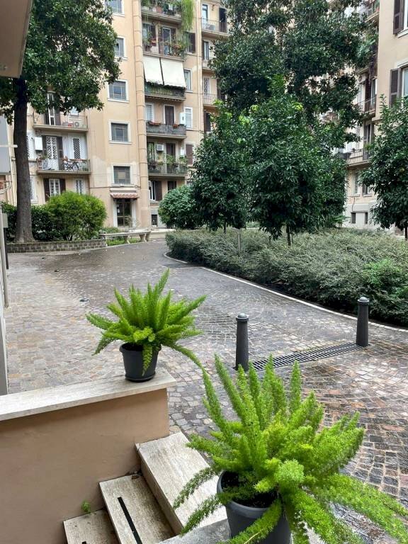 Cortile interno - Magazzino via Nemorense, 18, Roma - foto 3