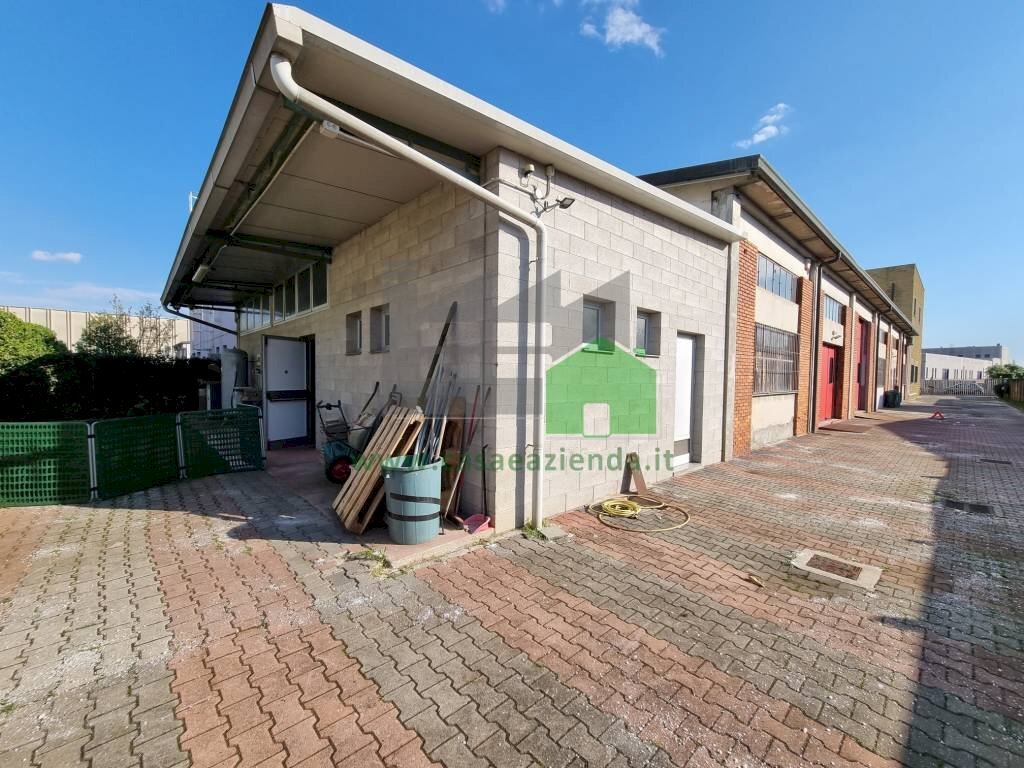 Capannone via Giulio Pastore, Inzago - foto 1