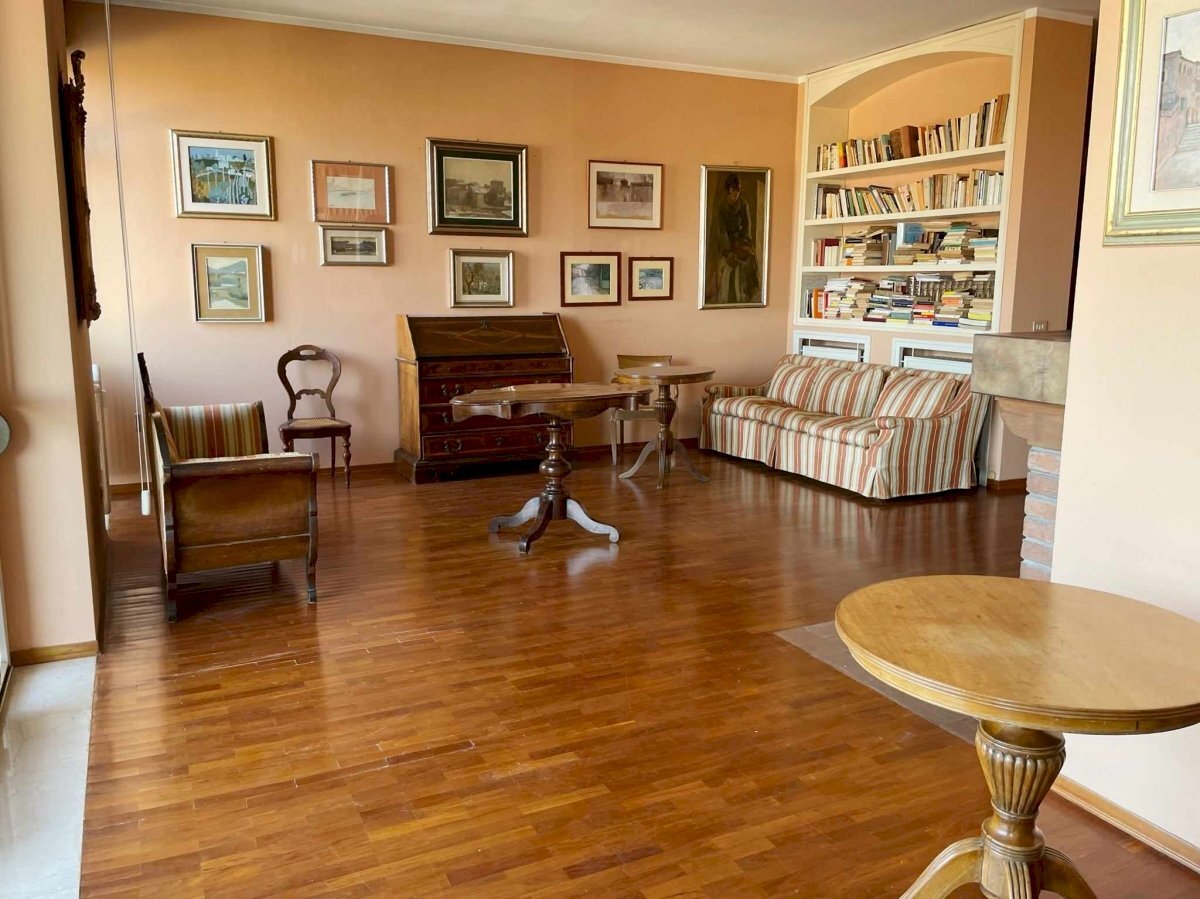 Three-room apartment Ravenna (neighborhood Centro Storico) - photo 2