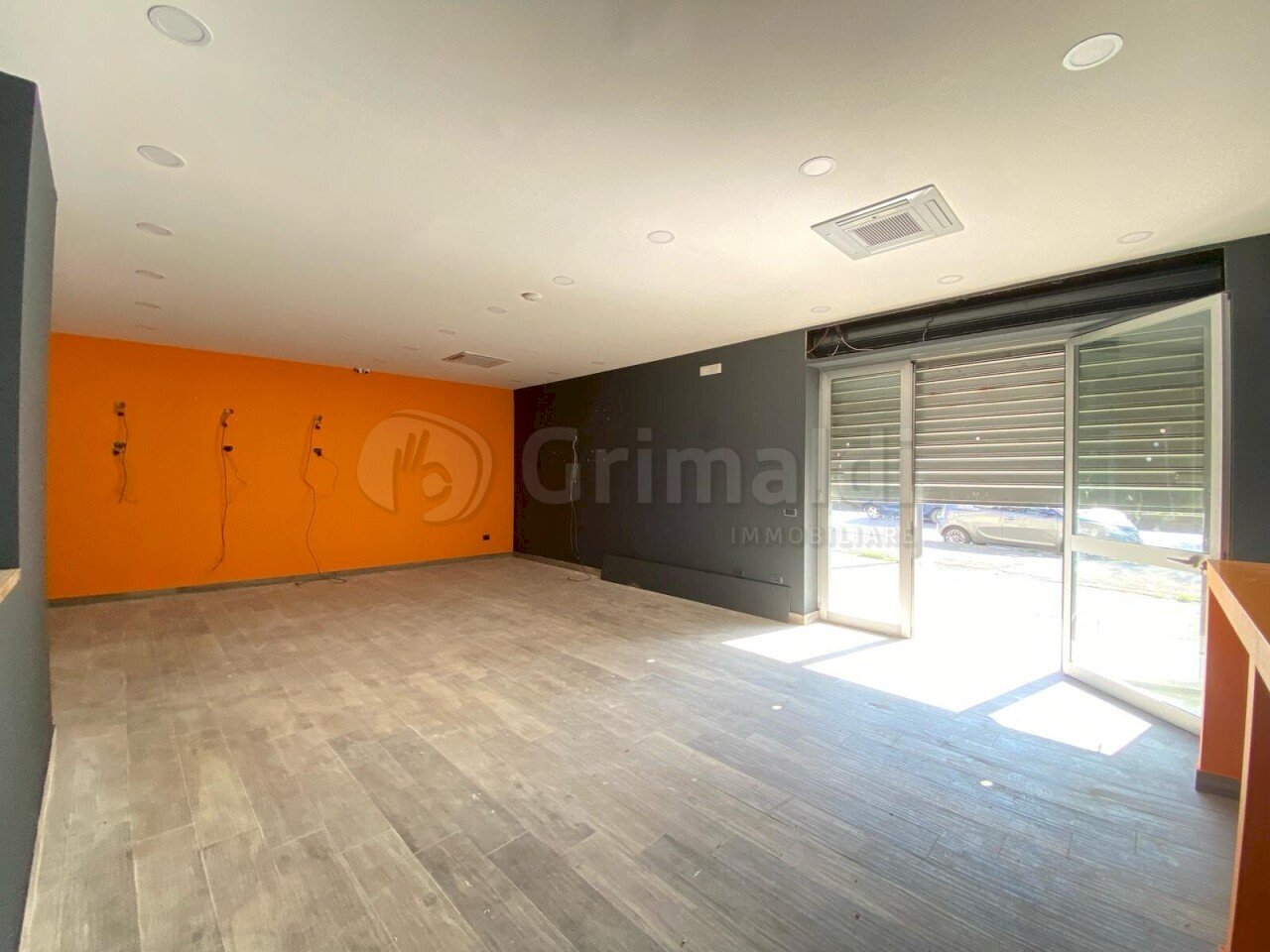 02.JPG - Locale Commerciale Villaricca - foto 2