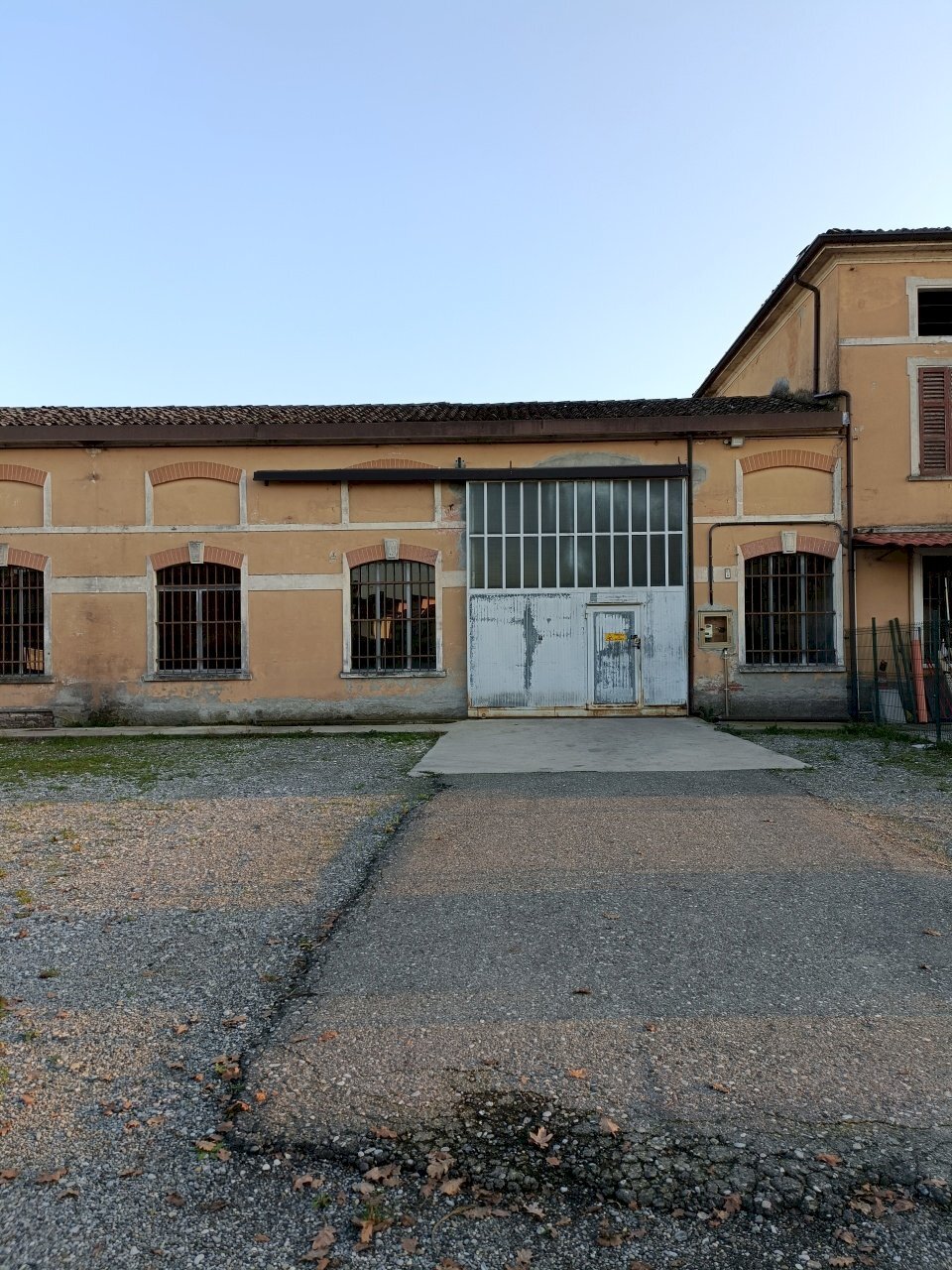 Esterno fronte strada - Magazzino Via Malvicino, Castel San Giovanni - foto 1