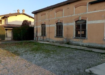 Esterno fronte strada - Magazzino Via Malvicino, Castel San Giovanni - foto 11