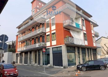 Three-room apartment Magenta - photo 2