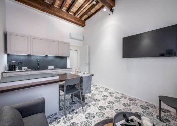 Two-room apartment Via Sant'Eufemia, Modena (neighborhood Centro Storico) - photo 7