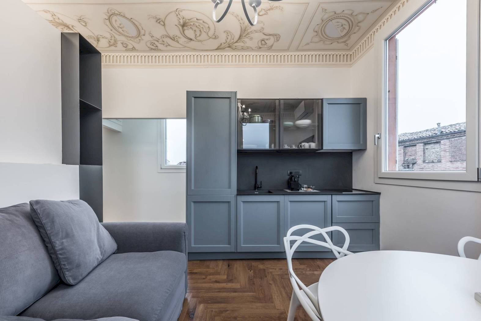 Two-room apartment Largo Porta Sant'Agostino, Modena (neighborhood Centro Storico) - photo 2