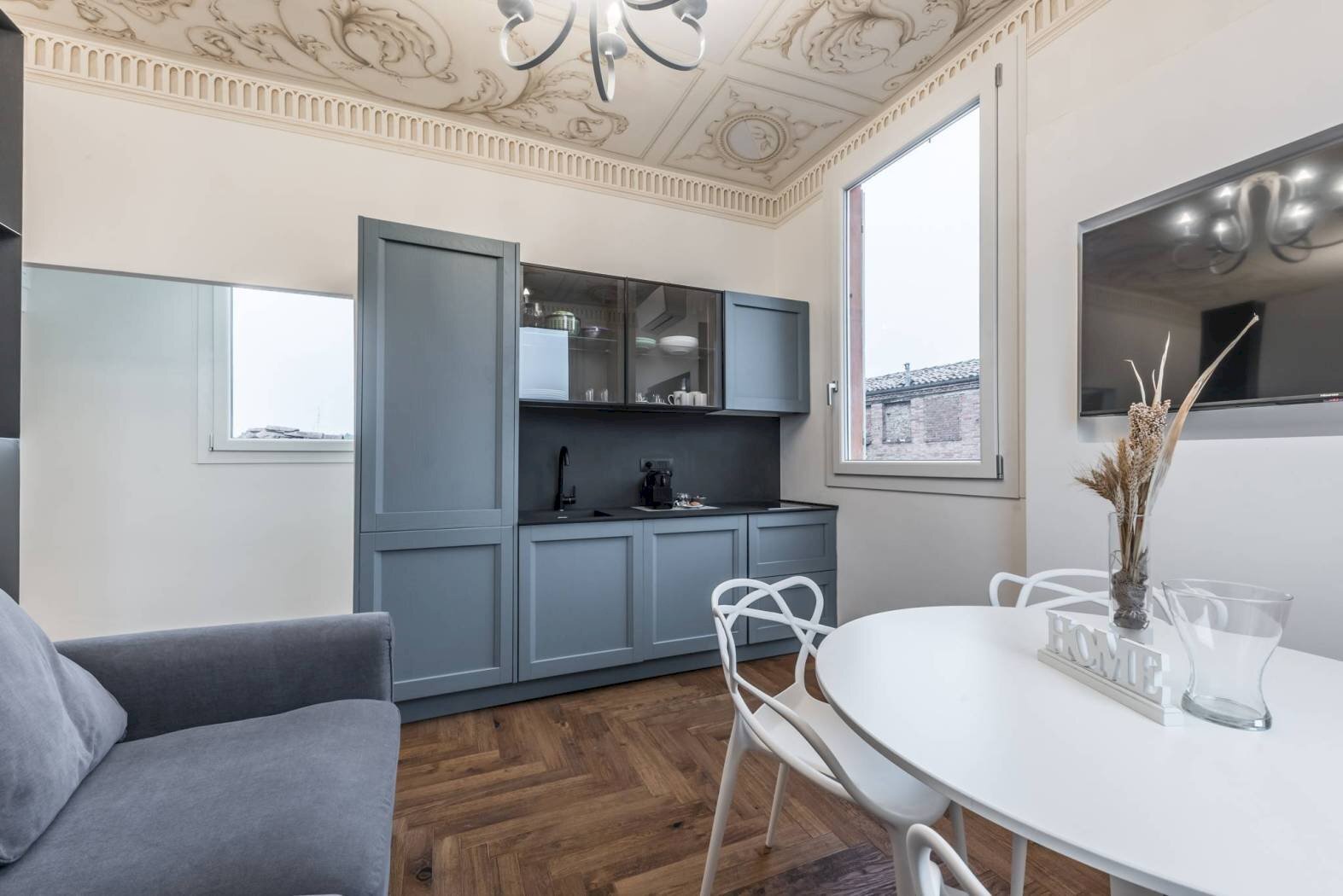 Two-room apartment Largo Porta Sant'Agostino, Modena (neighborhood Centro Storico) - photo 3