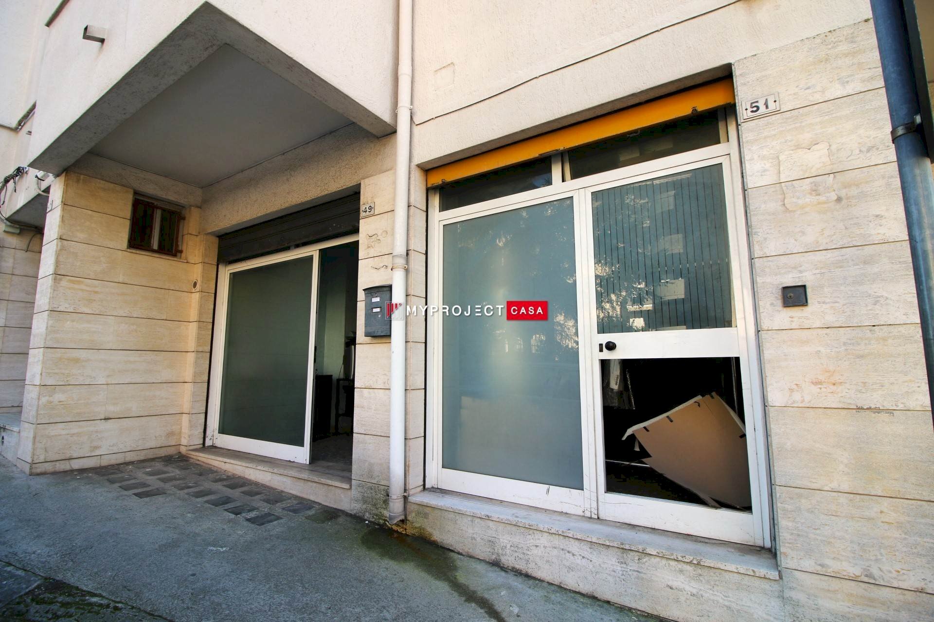 Shop Via Don Minzoni, Martina Franca - photo 2