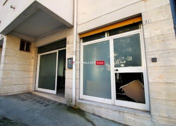 Negozio Via Don Minzoni, Martina Franca - foto 2