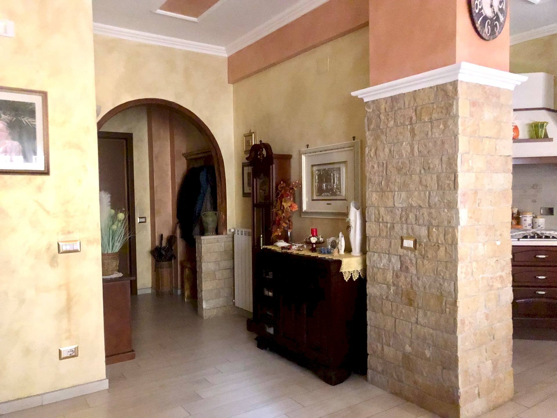 Three-room apartment via Cavour, Pomezia - photo 2