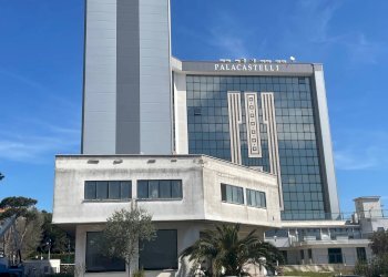 Locale Commerciale via Campobello, Pomezia - foto 3