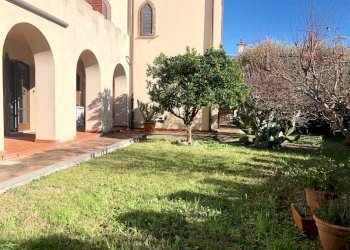 d929bd2b-d7c8-44e1-87a8-102310f35596.jpg - Porzione di casa Ameglia - foto 1