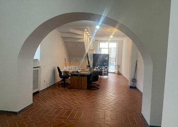 WhatsApp Image 2024-02-01 at 10.33.21 (7).jpeg - Locale Commerciale Via Cavour 20, Massa - foto 3