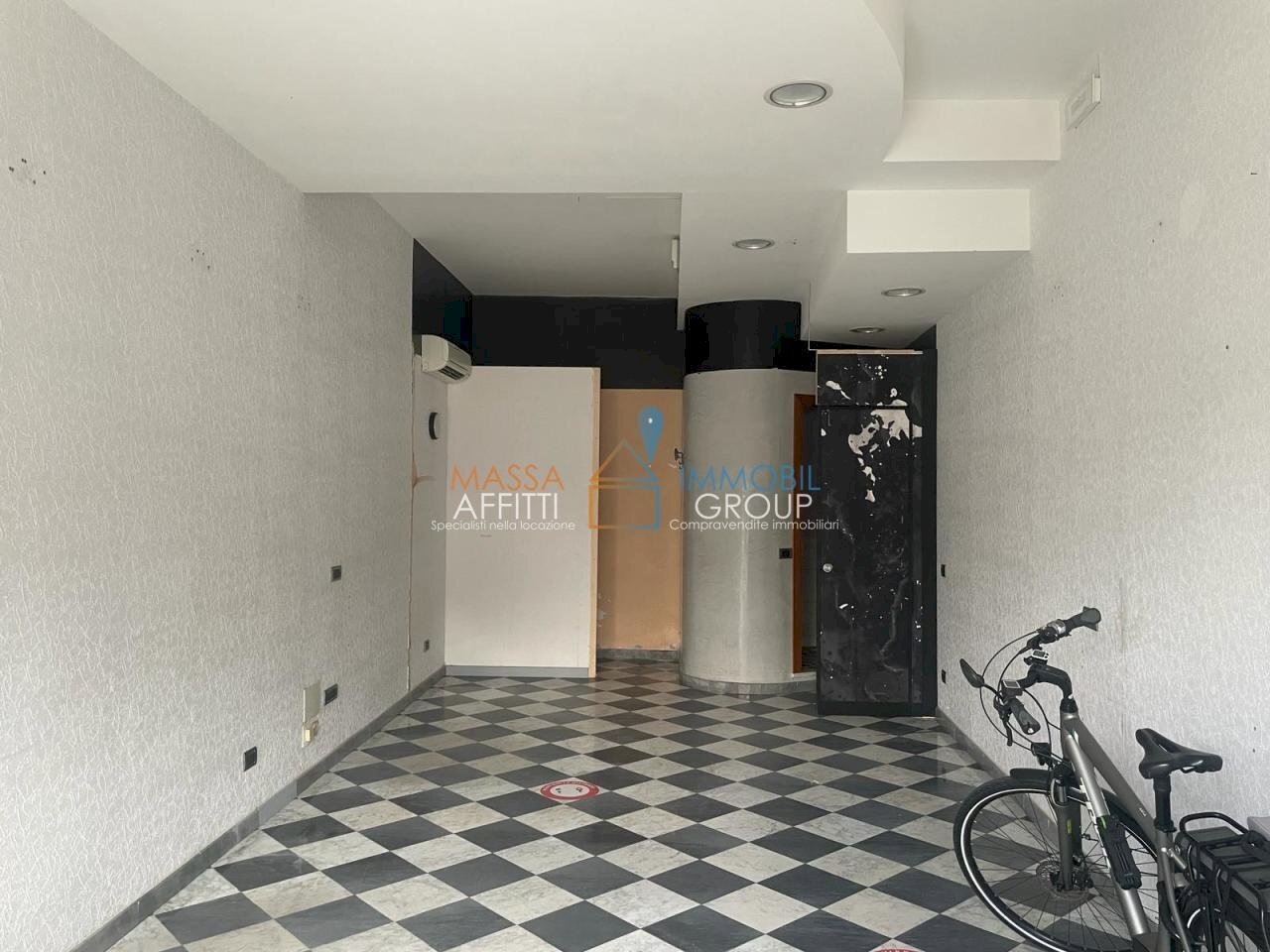 WhatsApp Image 2024-02-01 at 10.27.19 (1).jpeg - Commercial Premises Via Cavour 20, Massa - photo 1