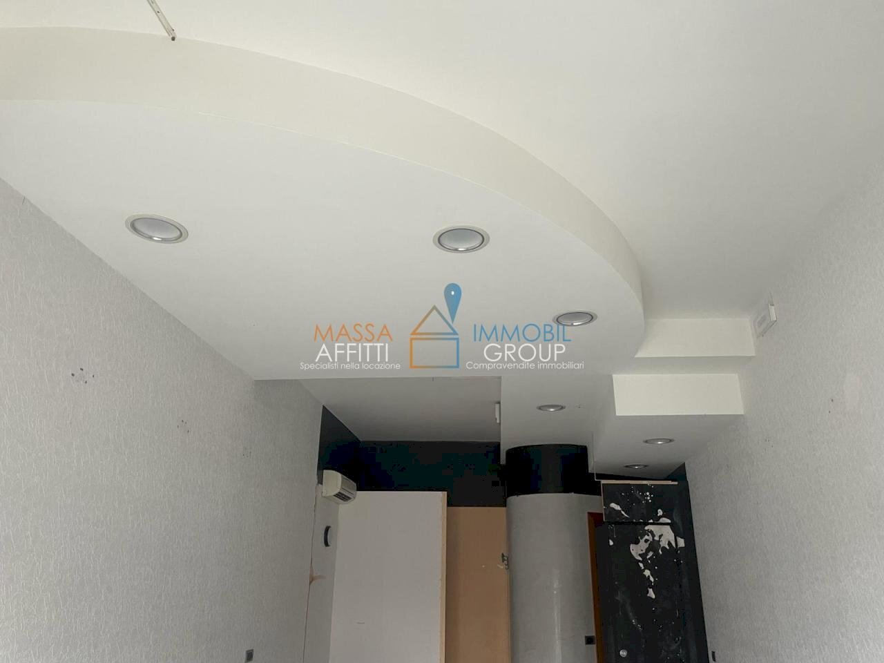 WhatsApp Image 2024-02-01 at 10.27.19 (2).jpeg - Commercial Premises Via Cavour 20, Massa - photo 2