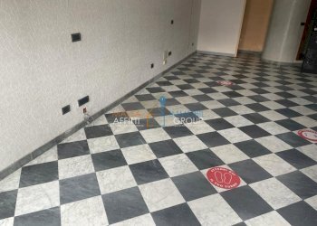 WhatsApp Image 2024-02-01 at 10.27.19 (3).jpeg - Locale Commerciale Via Cavour 20, Massa - foto 3