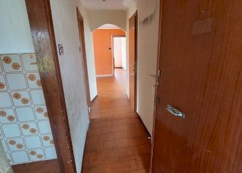 ingresso in corridoio - Appartamento Via Cremeno 10, Genova - foto 19