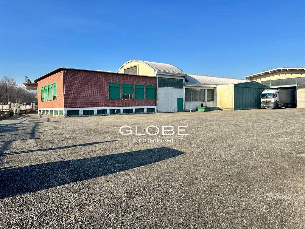 Facciata - Capannone via Lanzo, Robassomero - foto 2