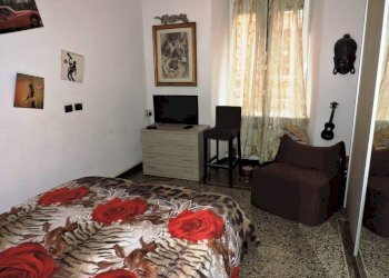 Camera - Quadrilocale via Massimo d'Azeglio 5, Genova (zona Sampierdarena) - foto 6