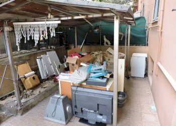 Terrazzo - Quadrilocale via Massimo d'Azeglio 5, Genova (zona Sampierdarena) - foto 9