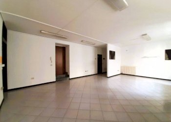 Stanza non arredata - Negozio via Alberto De Simoni, 31, Sondrio - foto 6