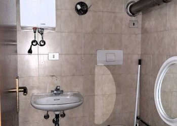 Bagno - Negozio via Alberto De Simoni, 31, Sondrio - foto 8