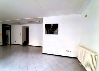 Stanza non arredata - Negozio via Alberto De Simoni, 31, Sondrio - foto 10