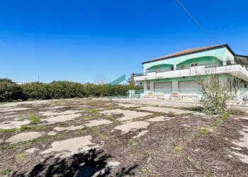 IMG_E9510.JPG - Locale Commerciale Provinciale per Acquaviva 1812, Gioia del Colle - foto 5