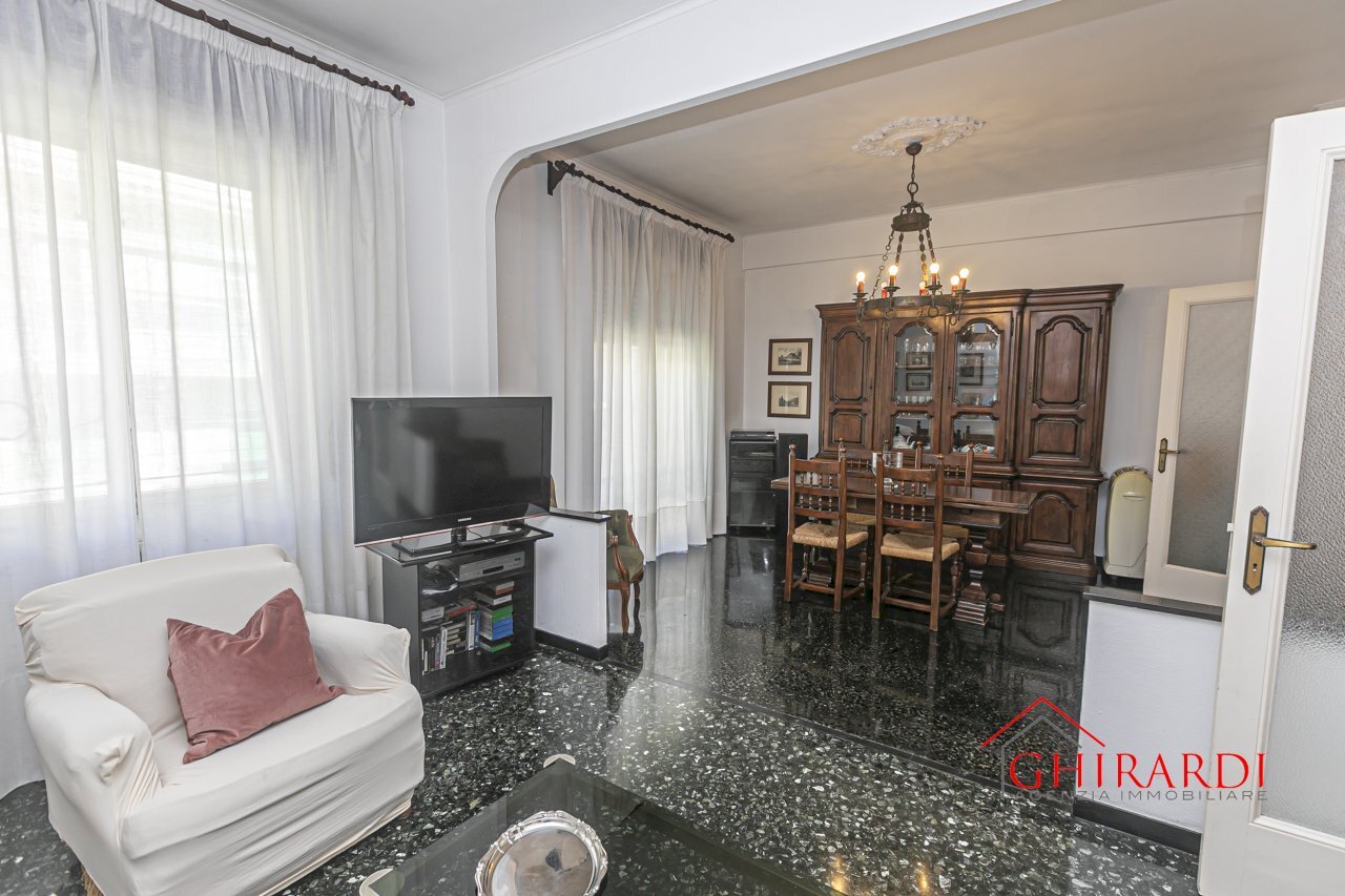2.1 soggiorno.jpg - Appartamento VIA GIOVANNI AMBROGIO MOLFINO  10, Genova - foto 1