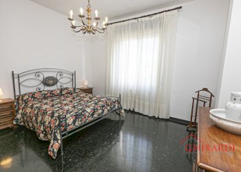 5.0 camera 1.jpg - Appartamento VIA GIOVANNI AMBROGIO MOLFINO  10, Genova - foto 20