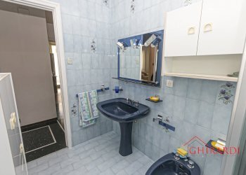 7.2 bagno.jpg - Appartamento VIA GIOVANNI AMBROGIO MOLFINO  10, Genova - foto 30