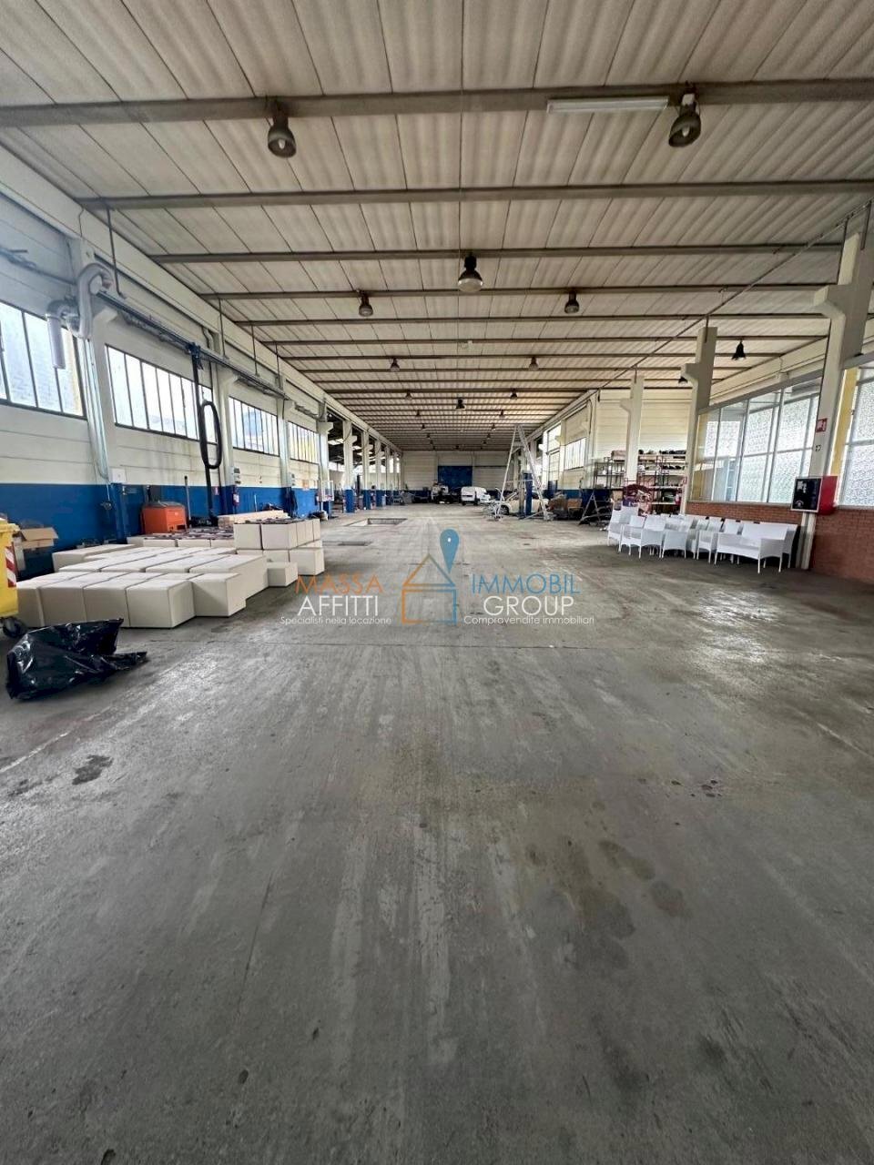 1240508_flfnq1d.jpg - Commercial Premises Via Acquale 25, Massa - photo 2