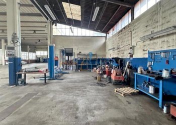 1240508_zjf3ms.jpg - Commercial Premises Via Acquale 25, Massa - photo 5