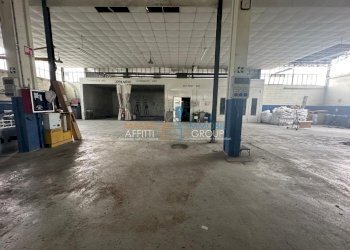 1240508-u5ua23ziu.jpg - Commercial Premises Via Acquale 25, Massa - photo 15