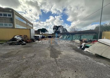 1240508-ucfeyo40ngl.jpg - Commercial Premises Via Acquale 25, Massa - photo 17