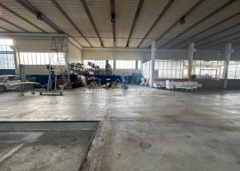 1240508-xtje52b.jpg - Commercial Premises Via Acquale 25, Massa - photo 19